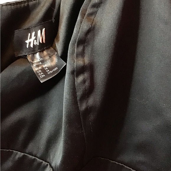 H and M dress stretch - Picture 2 of 6